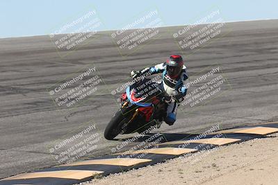 media/Oct-13-2025-Moto Forza (Mon) [[a66d839500]]/3-B Group/Session 2 (Bowl)/